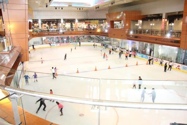 Sky Rink Ta 37 Tempat Wisata di Jakarta Untuk Liburan Keluarga