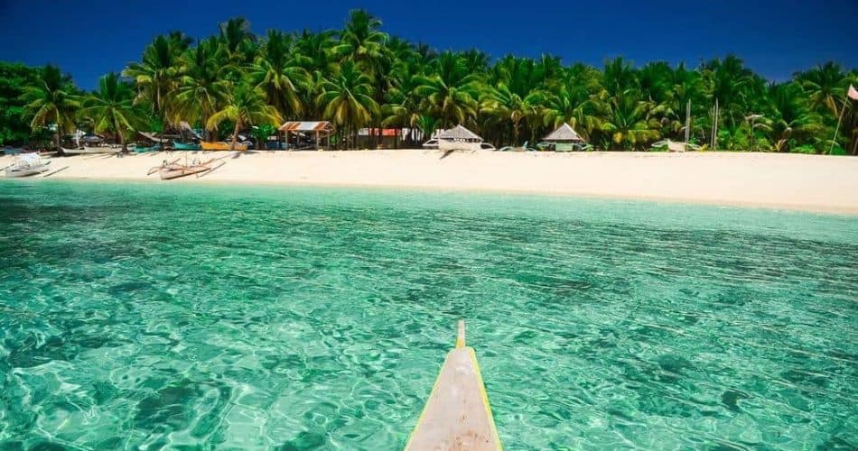 featured pantai terindah di dunia 3 Pantai Terindah di Dunia Yang Berada di Filipina