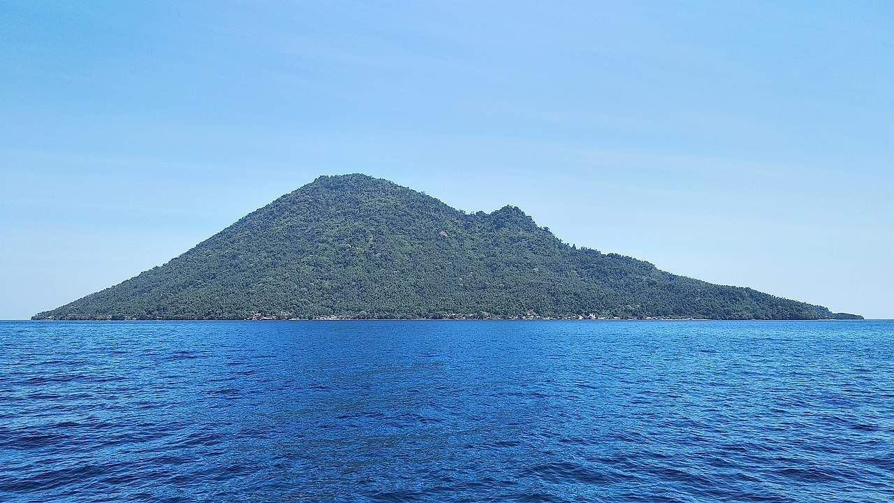 Pulau Manado Tua